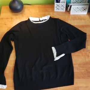 Sweater with white pleated detail